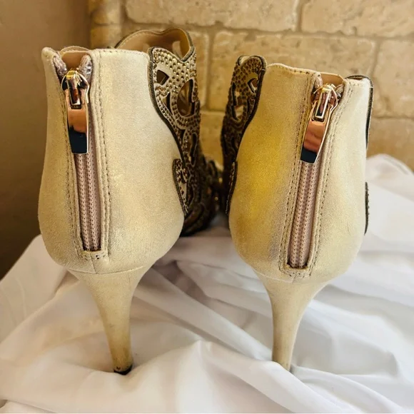 J. Renee Gold Lattice or Lace Patterned 3” Stiletto Heels Women’s Size 11 - Picture 4 of 7